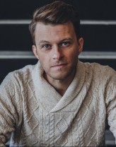 Brett Keating fotoğrafı