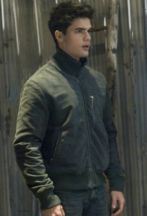 Caleb Danvers fotoğrafı