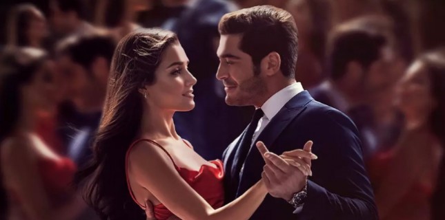 "Bambaşka Biri" Dizisi Oyuncularını ve Karakterlerini Tanıyalım!