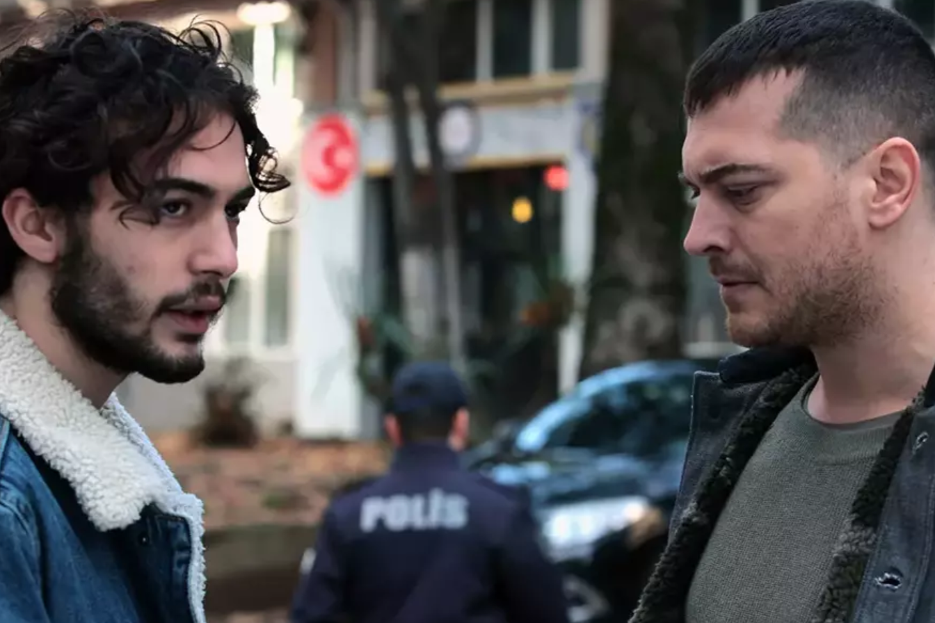 Gaddar dizisinin senarist ve yönetmeni kim?