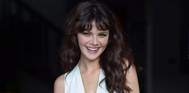 Sinem Ünsal Kimdir?