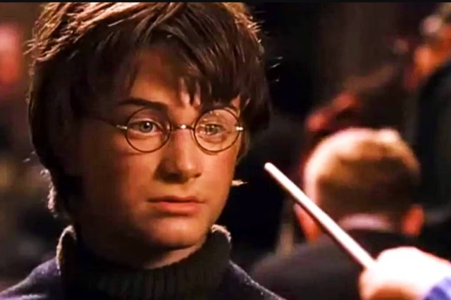 Daniel Radcliffe gözlüklerini yüzlerce kez değiştirdi