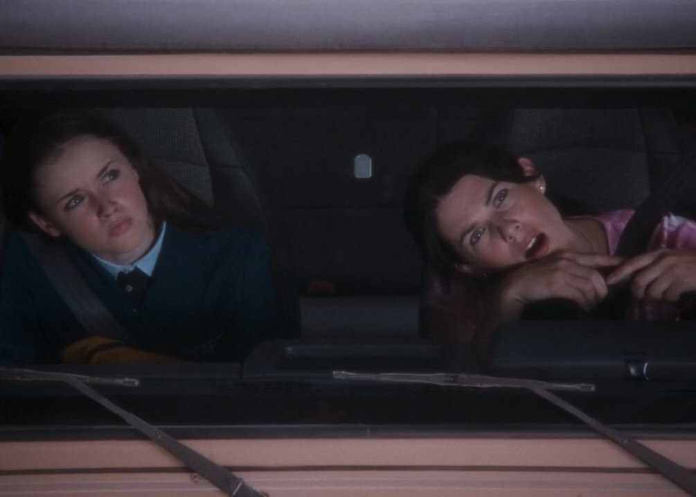 1. Sezon 2. Bölüm: "The Lorelais' First Day at Chilton"