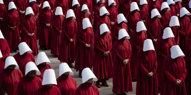 Distopik Bir Evrende Geçen 10 Harika Dizi!