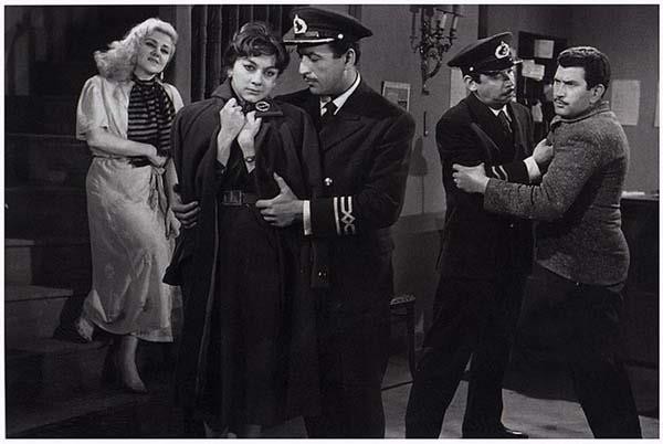 Yalnızlar Rıhtımı fotoğrafı