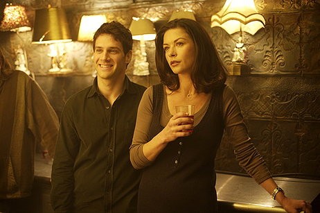 Aşkın Yaşı Yok Fotoğrafı