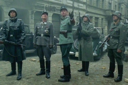 Kapıdaki Düşman Fotoğrafı