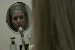 Kraliçe Fabrikada Fotoğrafı