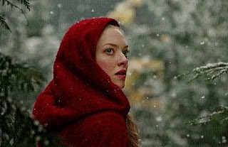 Kız ve Kurt Fotoğrafı