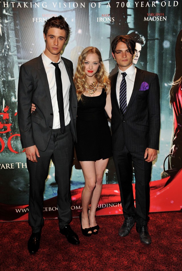 Kız ve Kurt Fotoğrafı