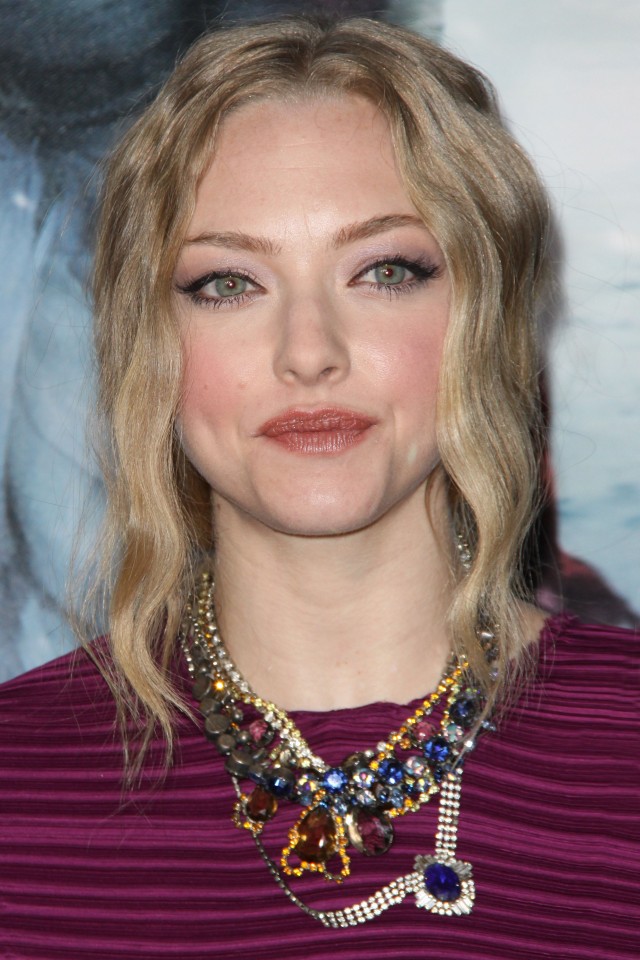 Kız ve Kurt Fotoğrafı