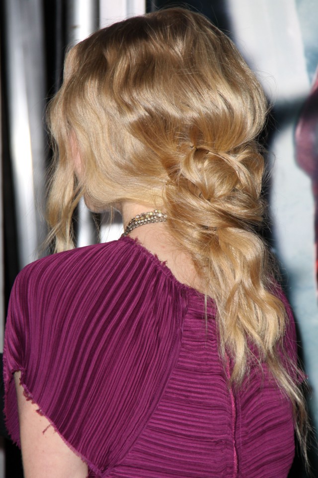 Kız ve Kurt Fotoğrafı