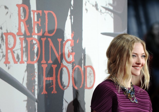 Kız ve Kurt Fotoğrafı