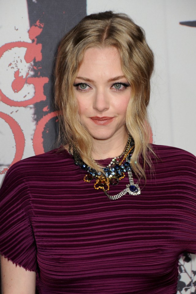 Kız ve Kurt Fotoğrafı