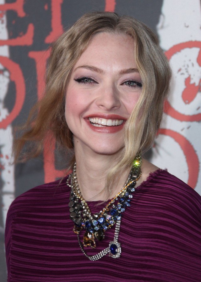 Kız ve Kurt Fotoğrafı