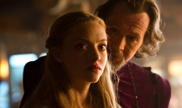 Kız ve Kurt Fotoğrafı