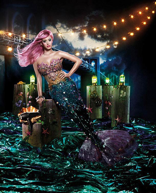 Kız ve Kurt Fotoğrafı