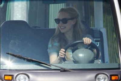 Kız ve Kurt Fotoğrafı