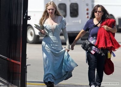 Kız ve Kurt Fotoğrafı