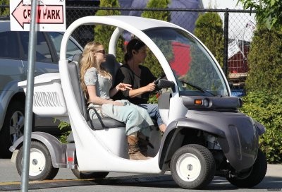 Kız ve Kurt Fotoğrafı