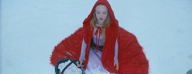 Kız ve Kurt Fotoğrafı