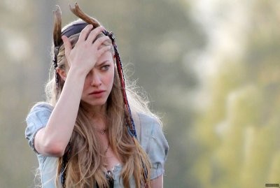 Kız ve Kurt Fotoğrafı