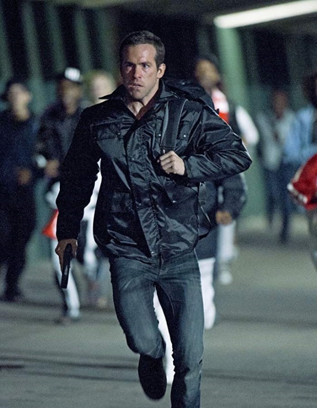 Düşmanı Korurken Fotoğrafı