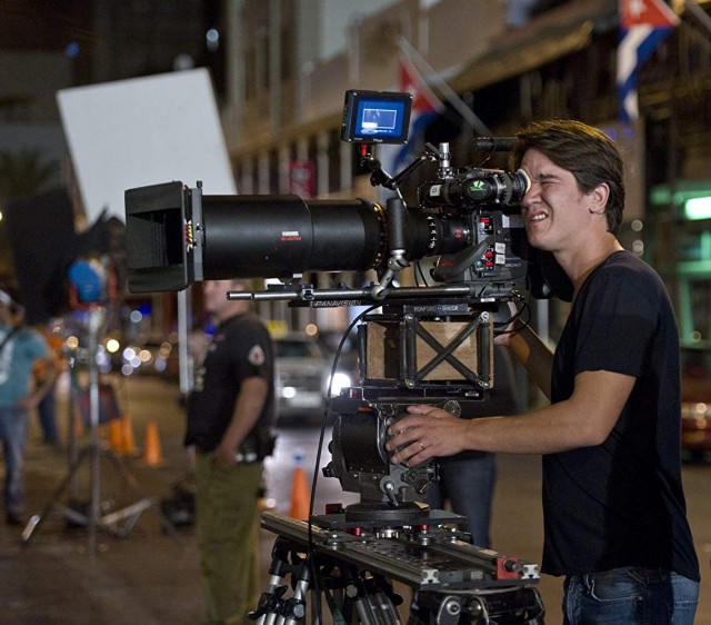 Düşmanı Korurken Fotoğrafı