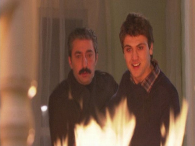 Öyle Bir Geçer Zaman Ki Fotoğrafı