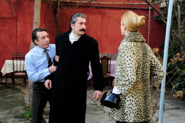 Öyle Bir Geçer Zaman Ki Fotoğrafı