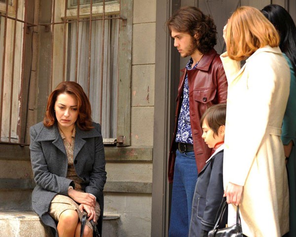 Öyle Bir Geçer Zaman Ki Fotoğrafı