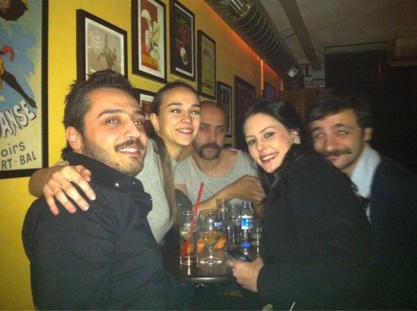 Öyle Bir Geçer Zaman Ki Fotoğrafı