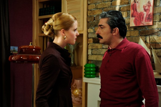 Öyle Bir Geçer Zaman Ki Fotoğrafı