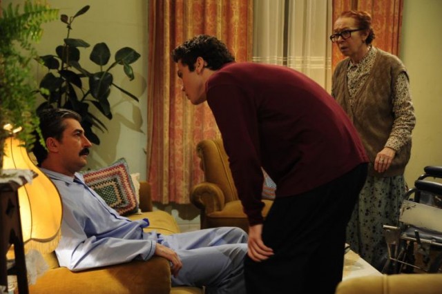 Öyle Bir Geçer Zaman Ki Fotoğrafı