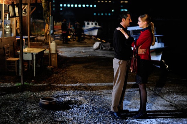 Öyle Bir Geçer Zaman Ki Fotoğrafı