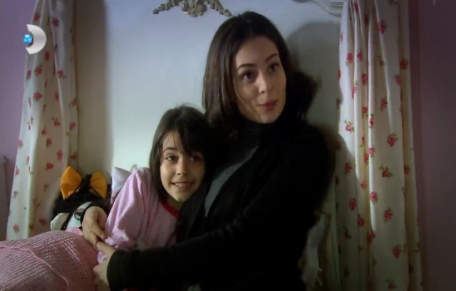 Öyle Bir Geçer Zaman Ki Fotoğrafı