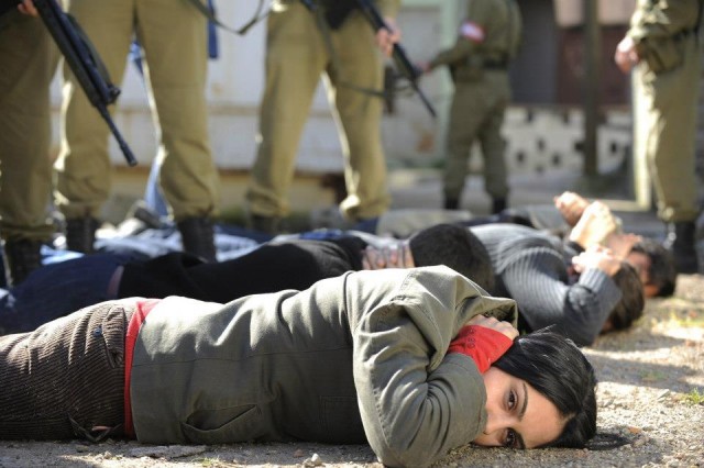 Öyle Bir Geçer Zaman Ki Fotoğrafı