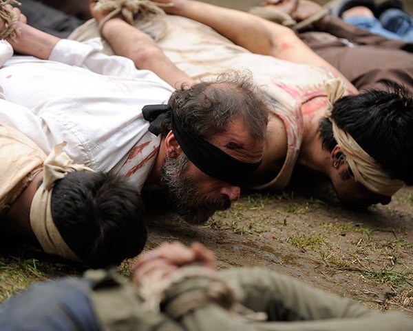 Öyle Bir Geçer Zaman Ki Fotoğrafı