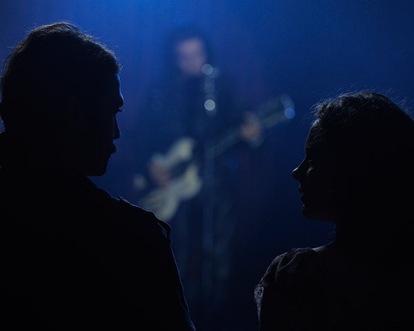 Öyle Bir Geçer Zaman Ki Fotoğrafı