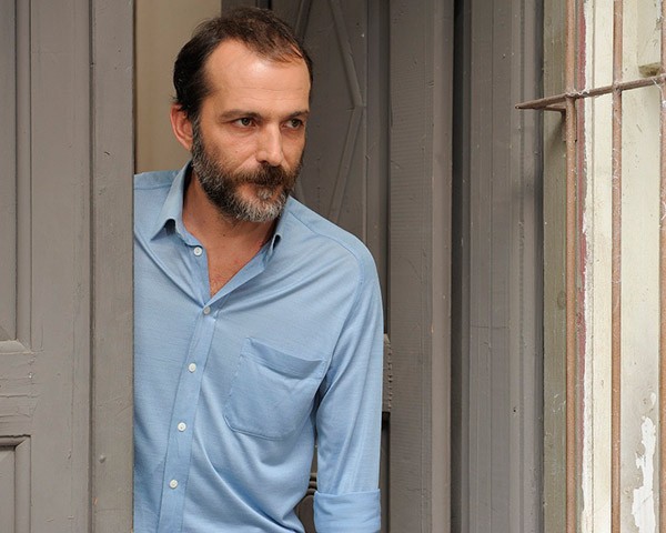 Öyle Bir Geçer Zaman Ki Fotoğrafı