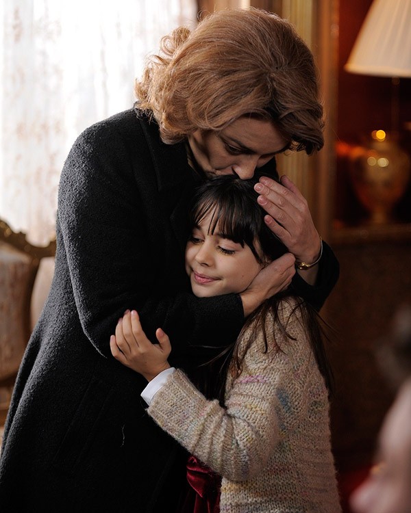 Öyle Bir Geçer Zaman Ki Fotoğrafı