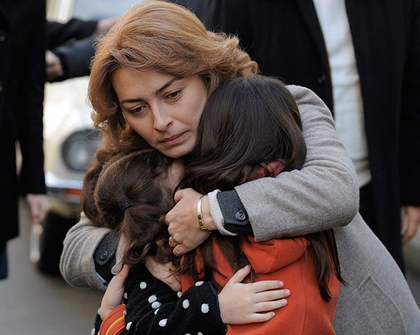 Öyle Bir Geçer Zaman Ki Fotoğrafı