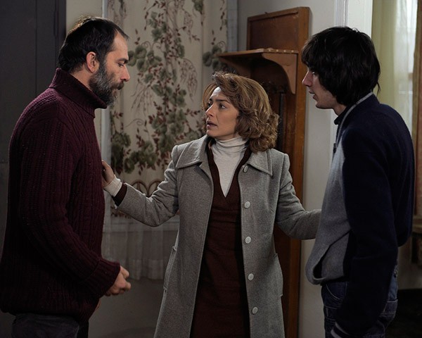 Öyle Bir Geçer Zaman Ki Fotoğrafı