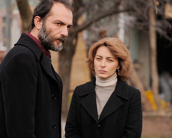 Öyle Bir Geçer Zaman Ki Fotoğrafı