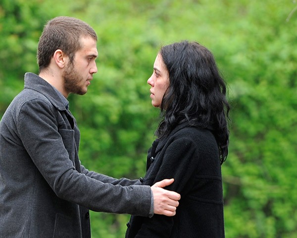 Öyle Bir Geçer Zaman Ki Fotoğrafı