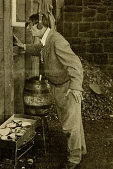 The Cellar Spy (1915) afişi