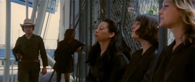 Women Behind Bars fotoğrafı