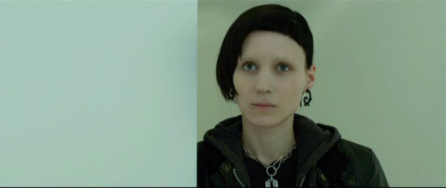 Ejderha Dövmeli Kız fotoğrafı