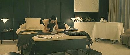 Ejderha Dövmeli Kız Fotoğrafı