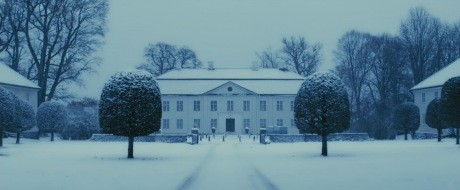 Ejderha Dövmeli Kız Fotoğrafı